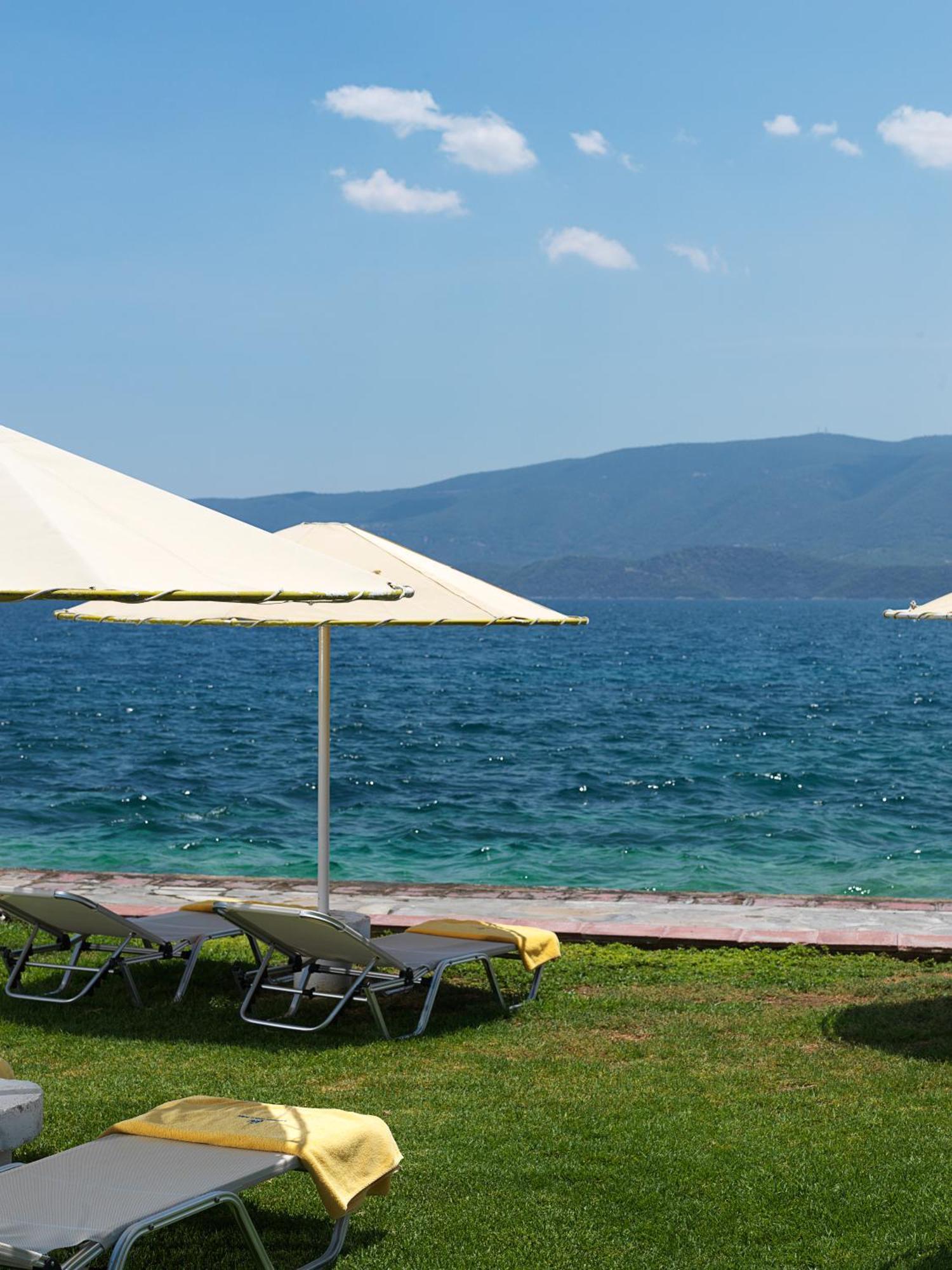 Kalamaki Beach Resort Isthmia Buitenkant foto