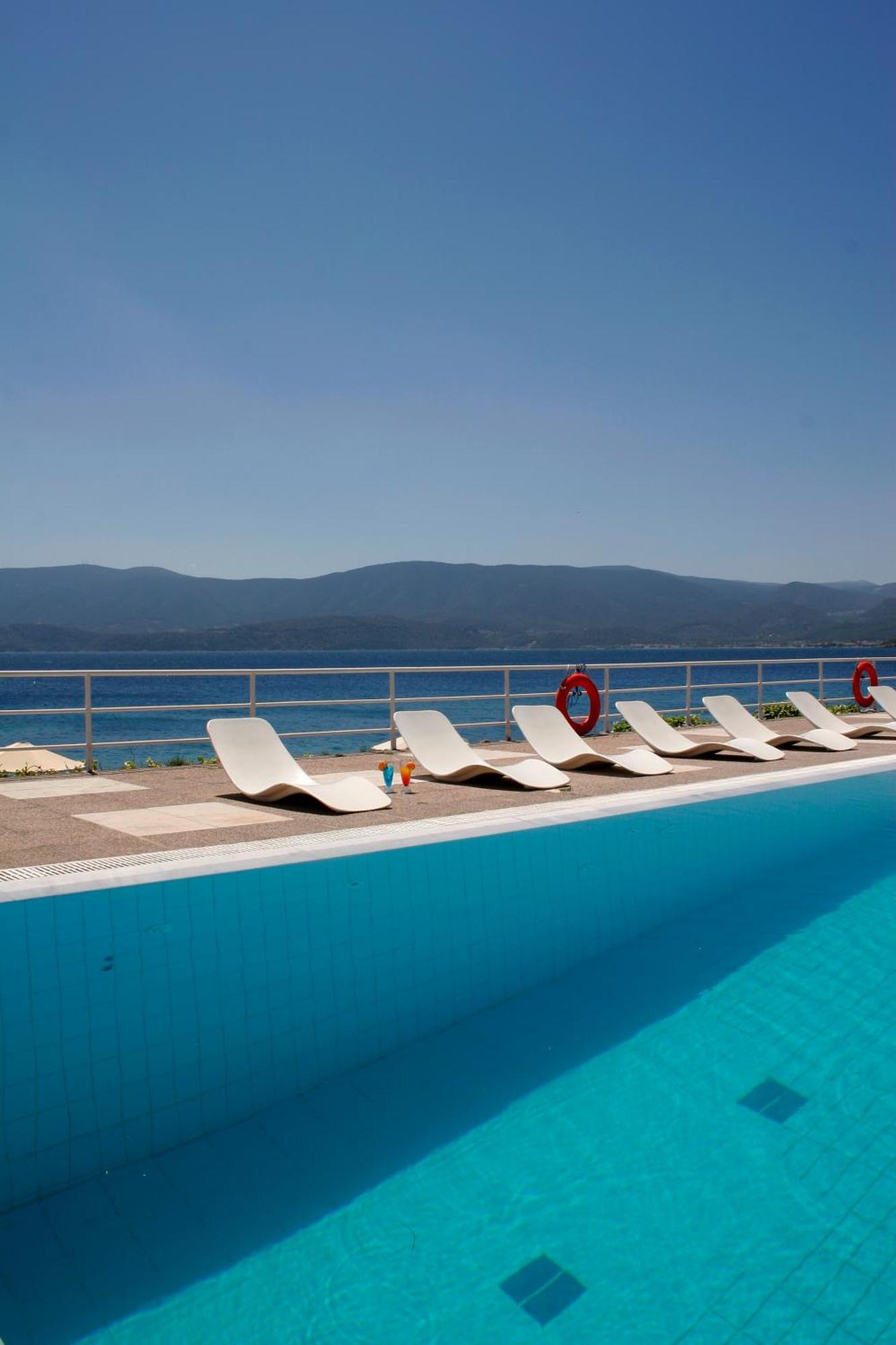 Kalamaki Beach Resort Isthmia Buitenkant foto