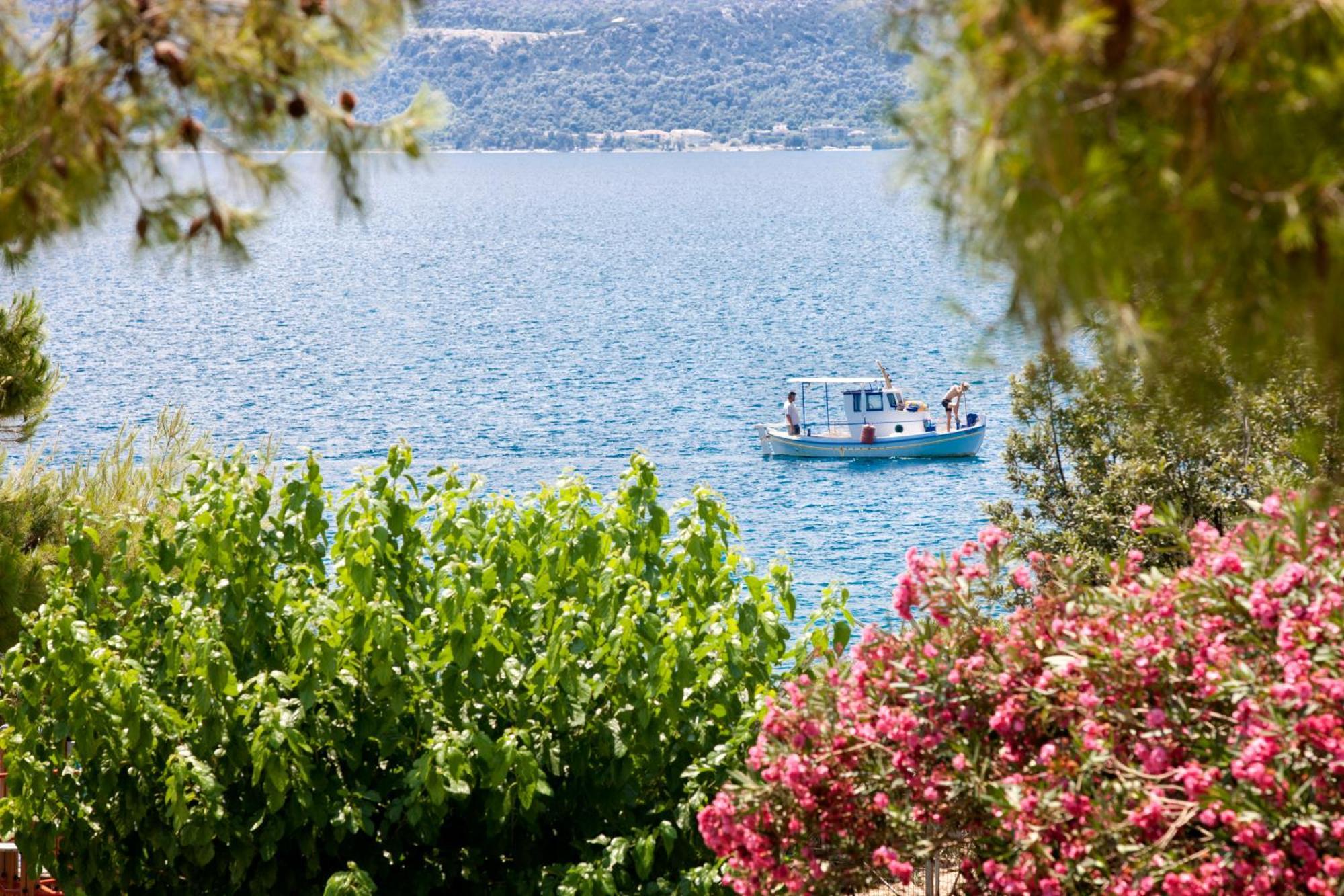 Kalamaki Beach Resort Isthmia Buitenkant foto